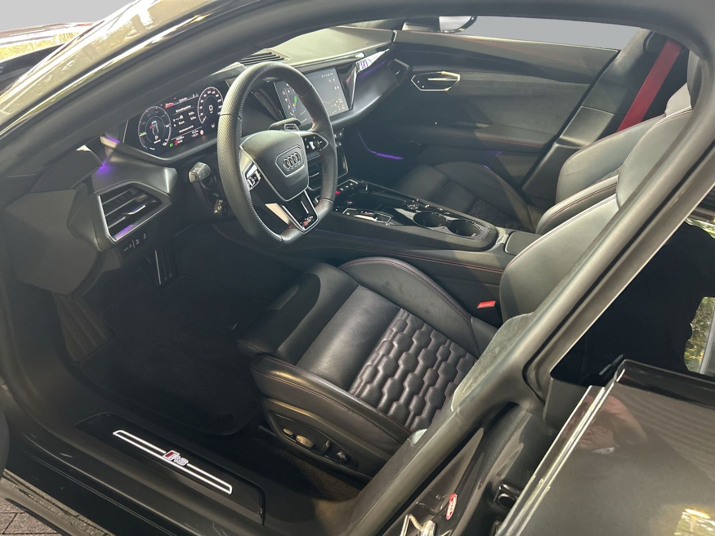 Fahrzeug 10 Fahrzeugabbildung Audi RS e-tron GT quattro MATRIX-LED+HUD+B&O+LEDER+KA