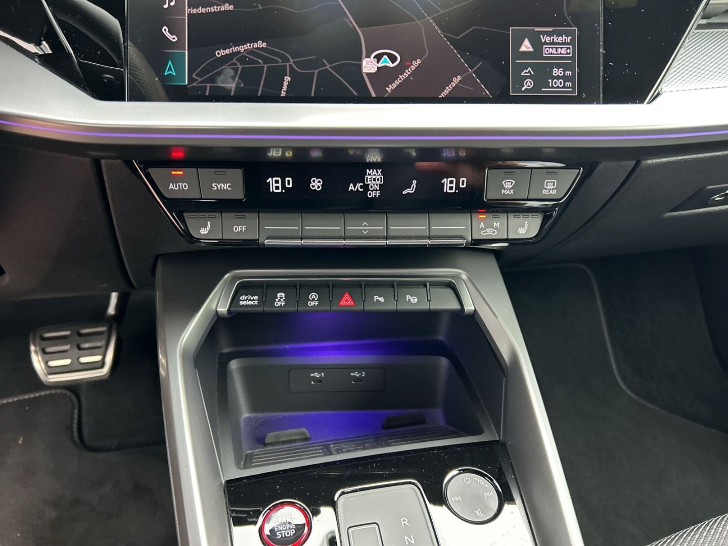 Fahrzeug 10 Fahrzeugabbildung Audi S3 Limousine 2.0 TFSI quattro NAVI+LEDER+VIRTUAL