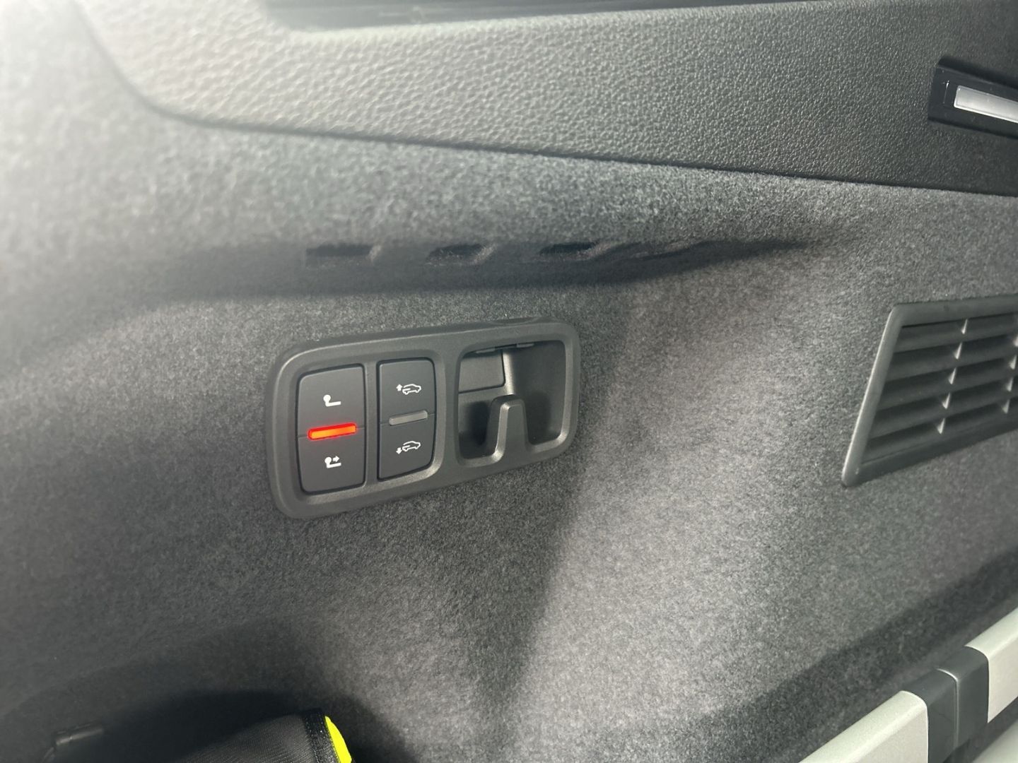 Fahrzeugabbildung Audi Q8 TFSI e S-LINE+HUD+AHK+PANO+MATRIX-LED+LEDER+K