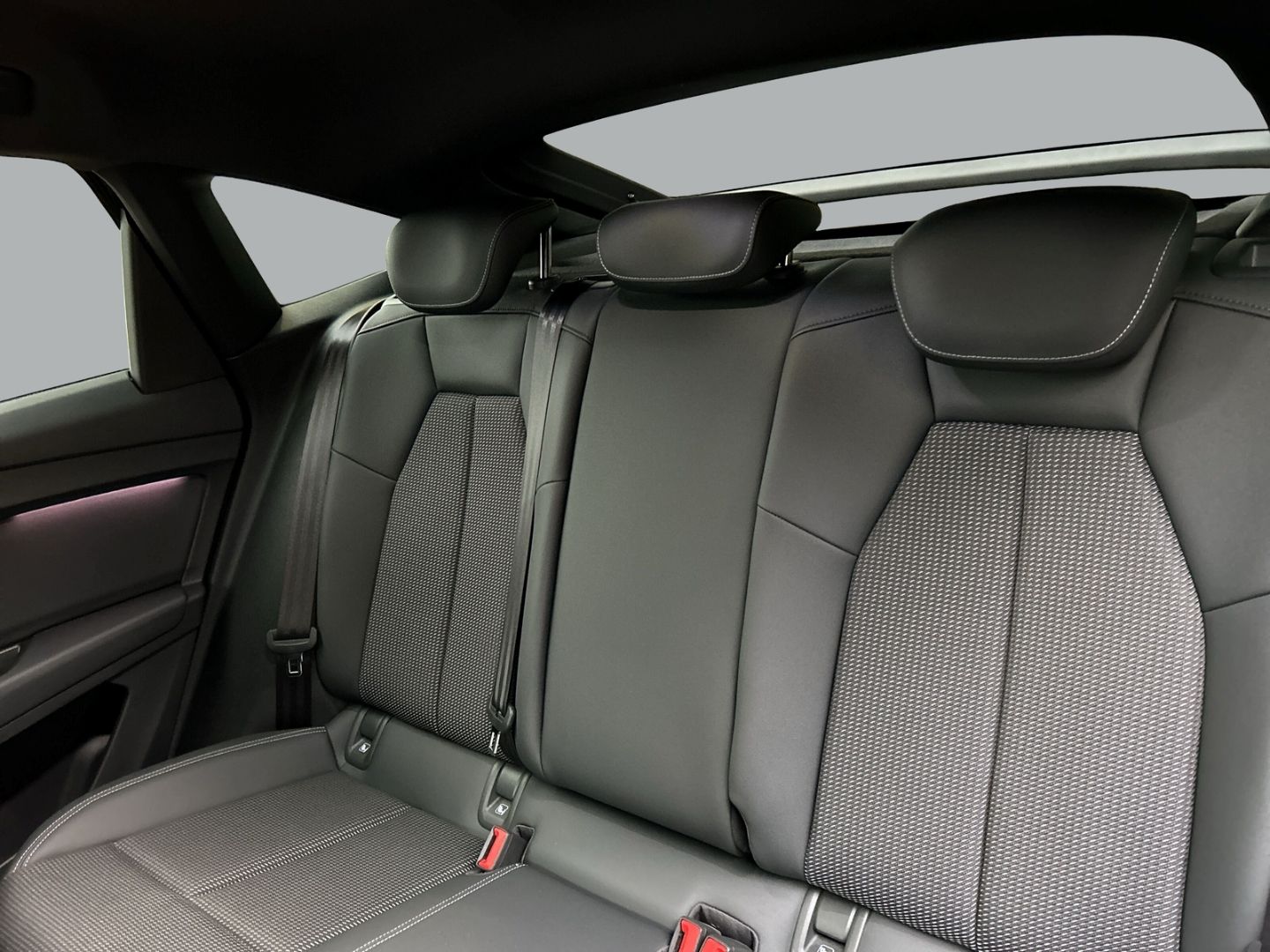 Fahrzeug 13 Fahrzeugabbildung Audi Q4 Sportback 40 NAVI+LEDER+MATRIX-LED+CARPLAY+KA