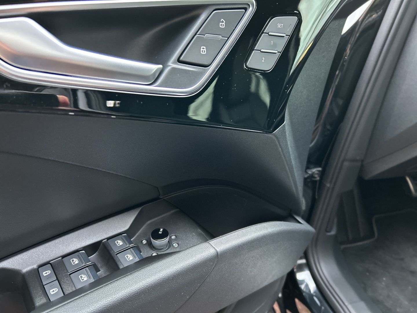 Fahrzeug 23 Fahrzeugabbildung Audi Q4 Sportback 40 NAVI+LEDER+MATRIX-LED+CARPLAY+KA