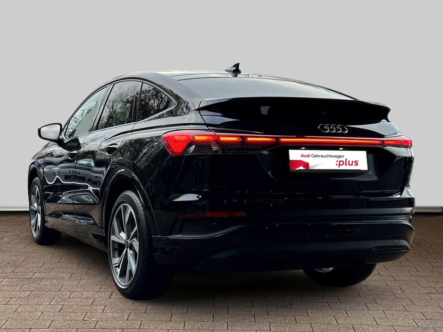 Fahrzeug 7 Fahrzeugabbildung Audi Q4 Sportback 40 NAVI+LEDER+MATRIX-LED+CARPLAY+KA