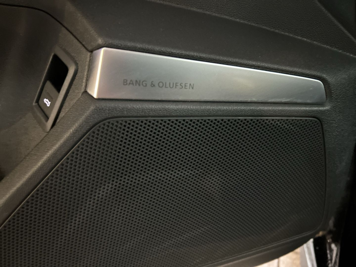 Fahrzeugabbildung Audi S3 Limousine 2.0 TFSI quattro Matrix-LED+B&O+KAM