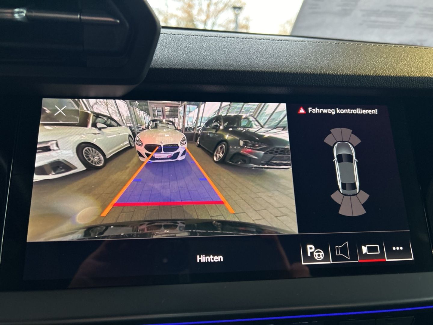 Fahrzeugabbildung Audi S3 Limousine 2.0 TFSI quattro Matrix-LED+B&O+KAM