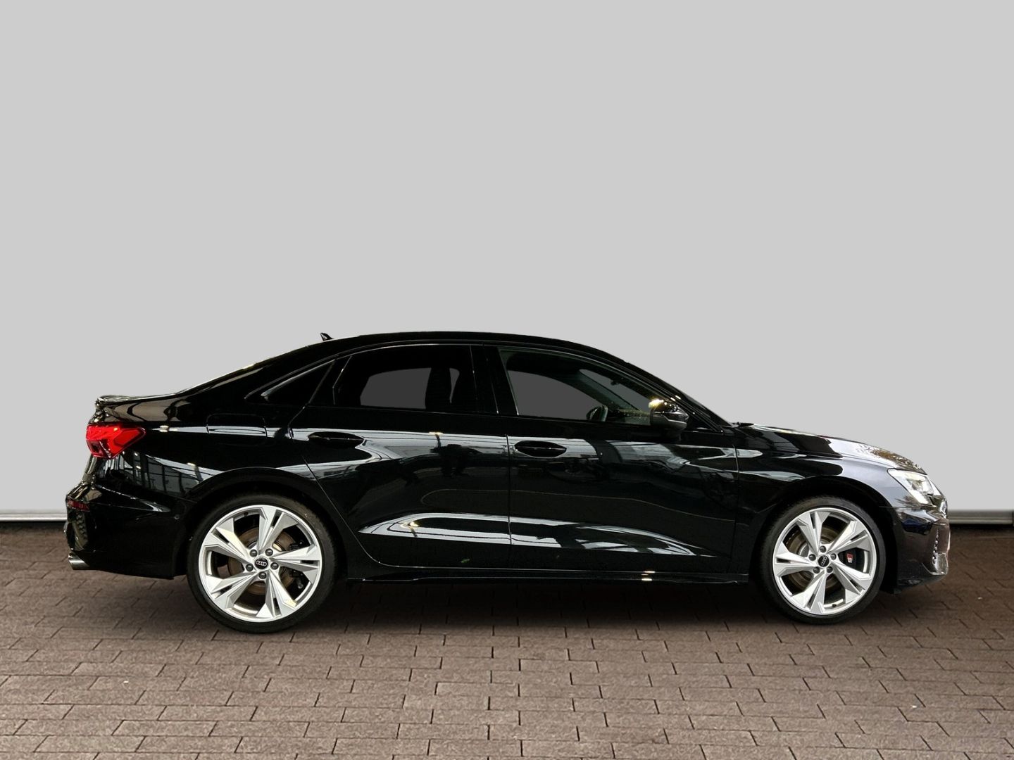 Fahrzeugabbildung Audi S3 Limousine 2.0 TFSI quattro Matrix-LED+B&O+KAM