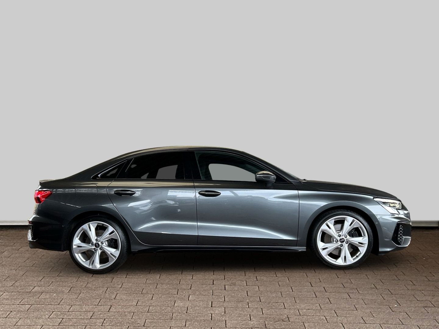 Fahrzeugabbildung Audi S3 Limousine 2.0 TFSI quattro Matrix-LED+B&O+KAM