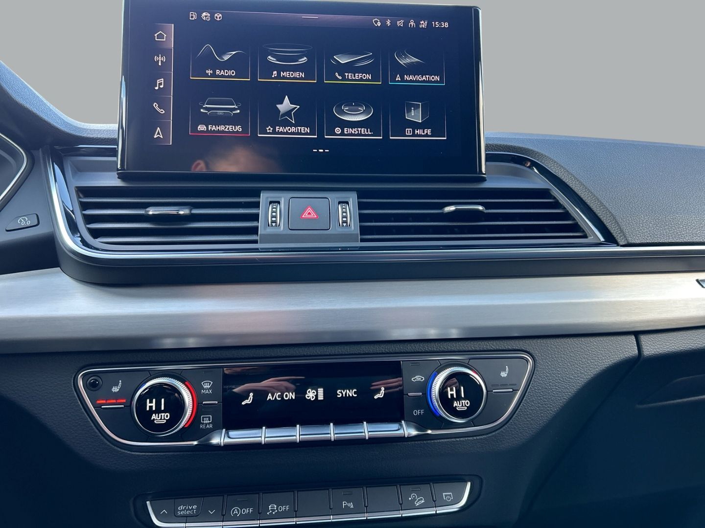 Fahrzeug 12 Fahrzeugabbildung Audi Q5 40 Sportback 2.0 TDI quattro S line HUD AHK-k