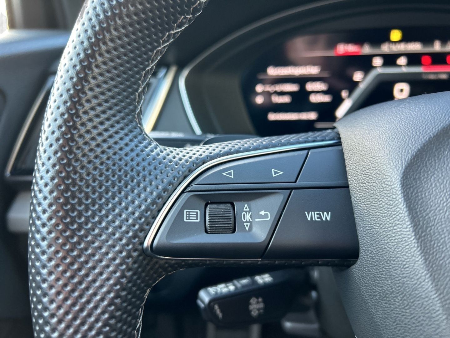 Fahrzeug 14 Fahrzeugabbildung Audi Q5 40 Sportback 2.0 TDI quattro S line HUD AHK-k