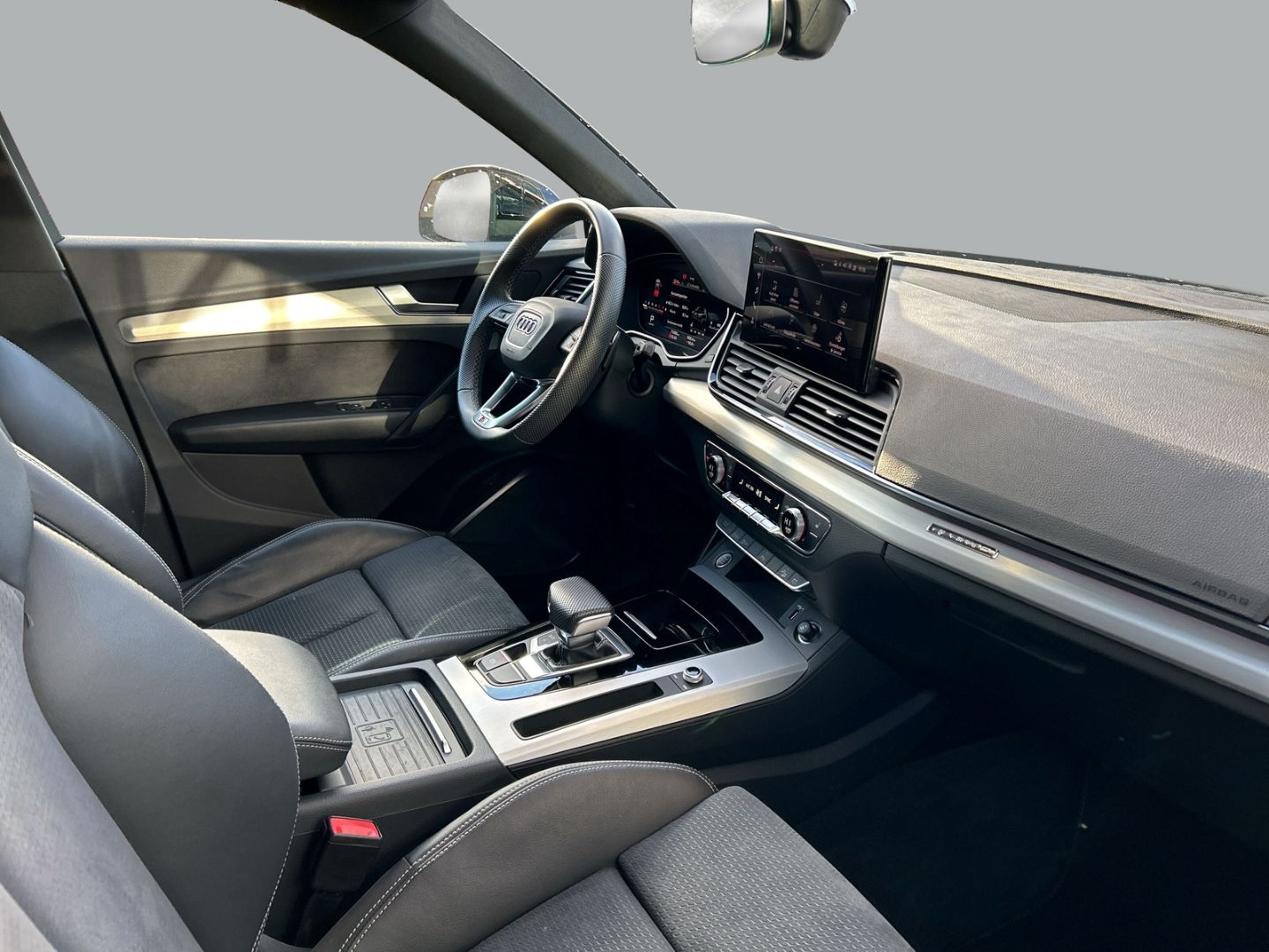 Fahrzeug 16 Fahrzeugabbildung Audi Q5 40 Sportback 2.0 TDI quattro S line HUD AHK-k