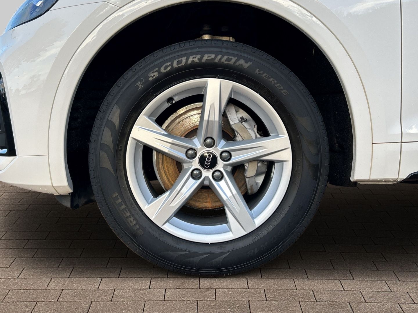 Fahrzeug 18 Fahrzeugabbildung Audi Q5 40 Sportback 2.0 TDI quattro S line HUD AHK-k