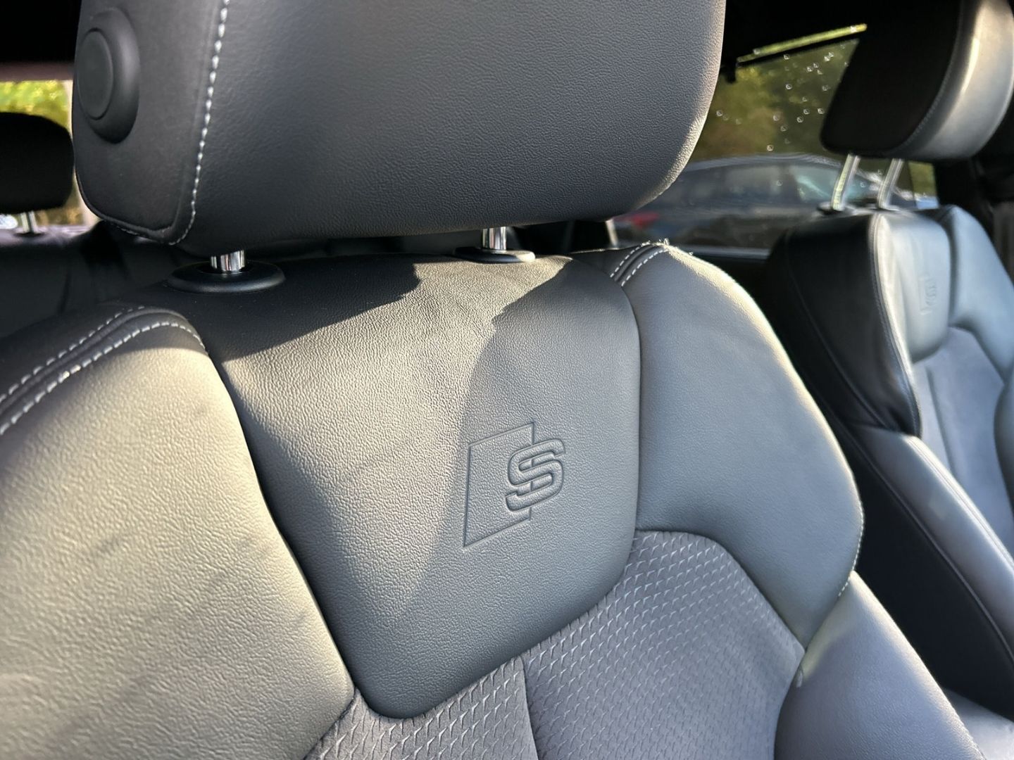 Fahrzeug 19 Fahrzeugabbildung Audi Q5 40 Sportback 2.0 TDI quattro S line HUD AHK-k