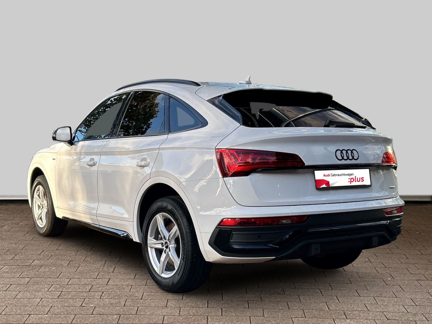 Fahrzeug 5 Fahrzeugabbildung Audi Q5 40 Sportback 2.0 TDI quattro S line HUD AHK-k