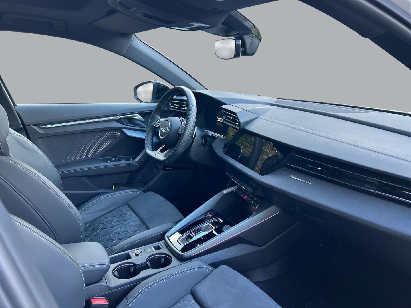 Fahrzeug 16 Fahrzeugabbildung Audi S3 quattro 2 Sportback 2.0 TFSI HUD AD El. Panod