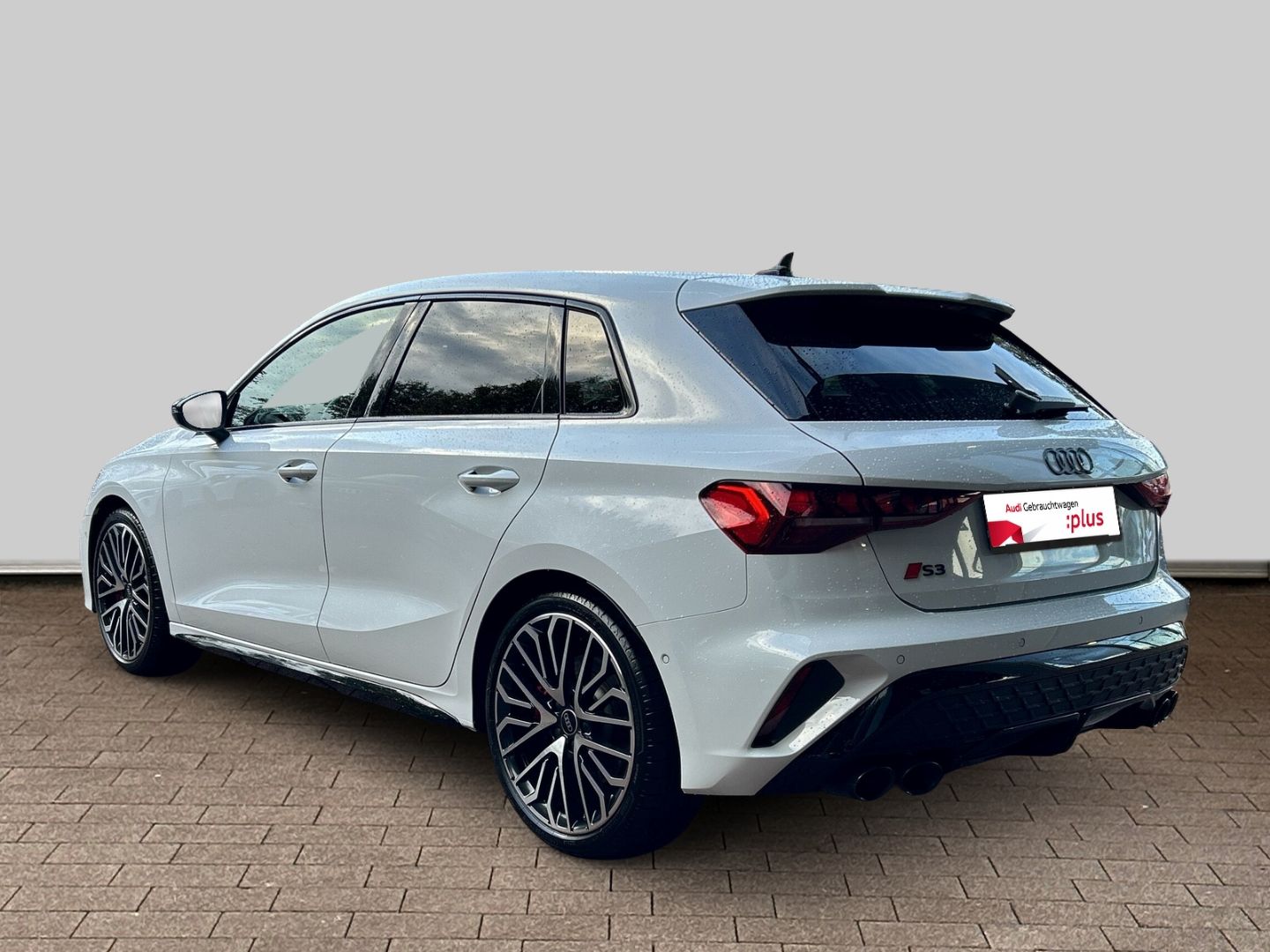 Fahrzeug 5 Fahrzeugabbildung Audi S3 quattro 2 Sportback 2.0 TFSI HUD AD El. Panod