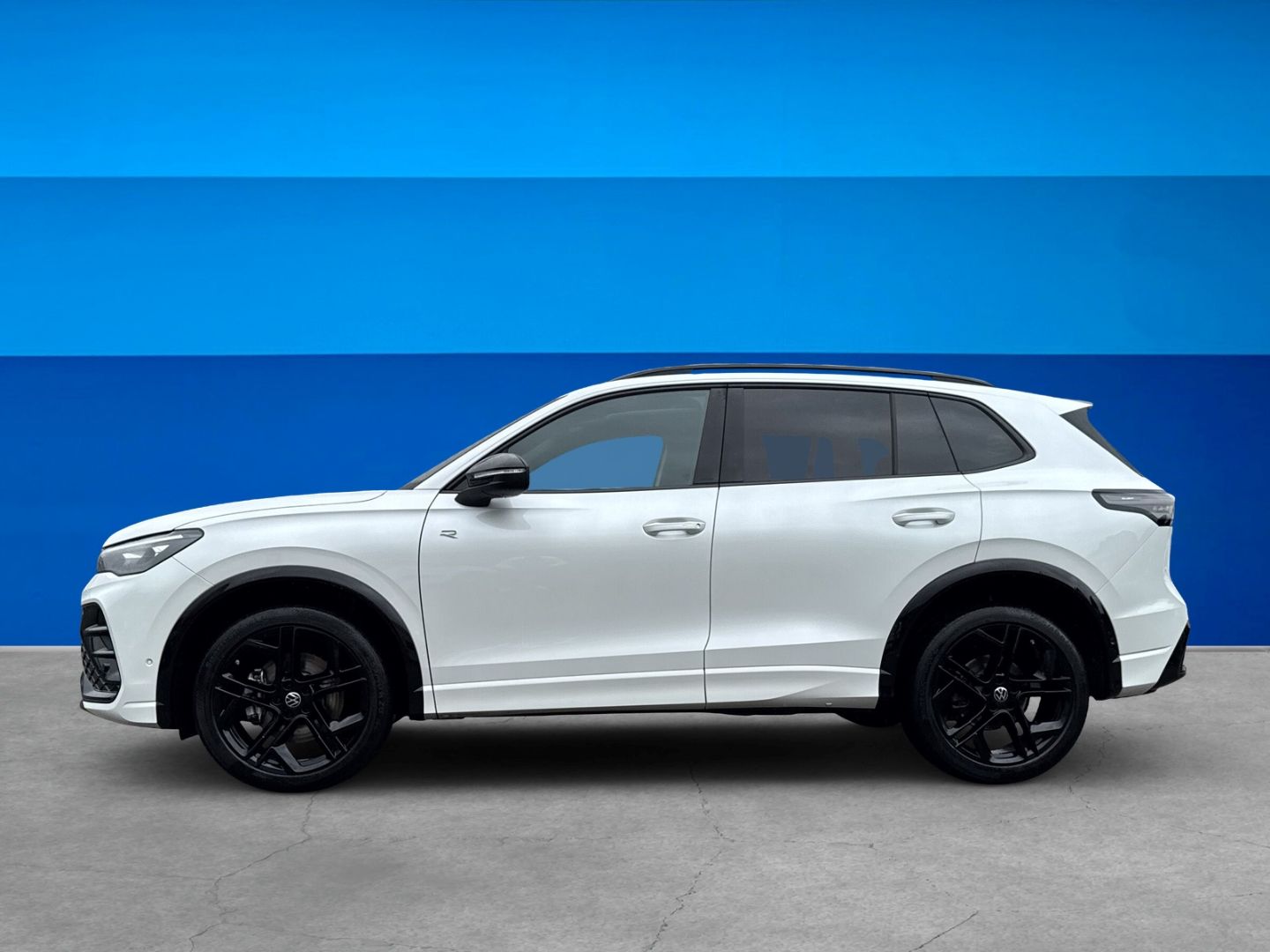 Fahrzeugabbildung Volkswagen Tiguan 2.0 TDI R-Line 4Motion Matrix Black Style