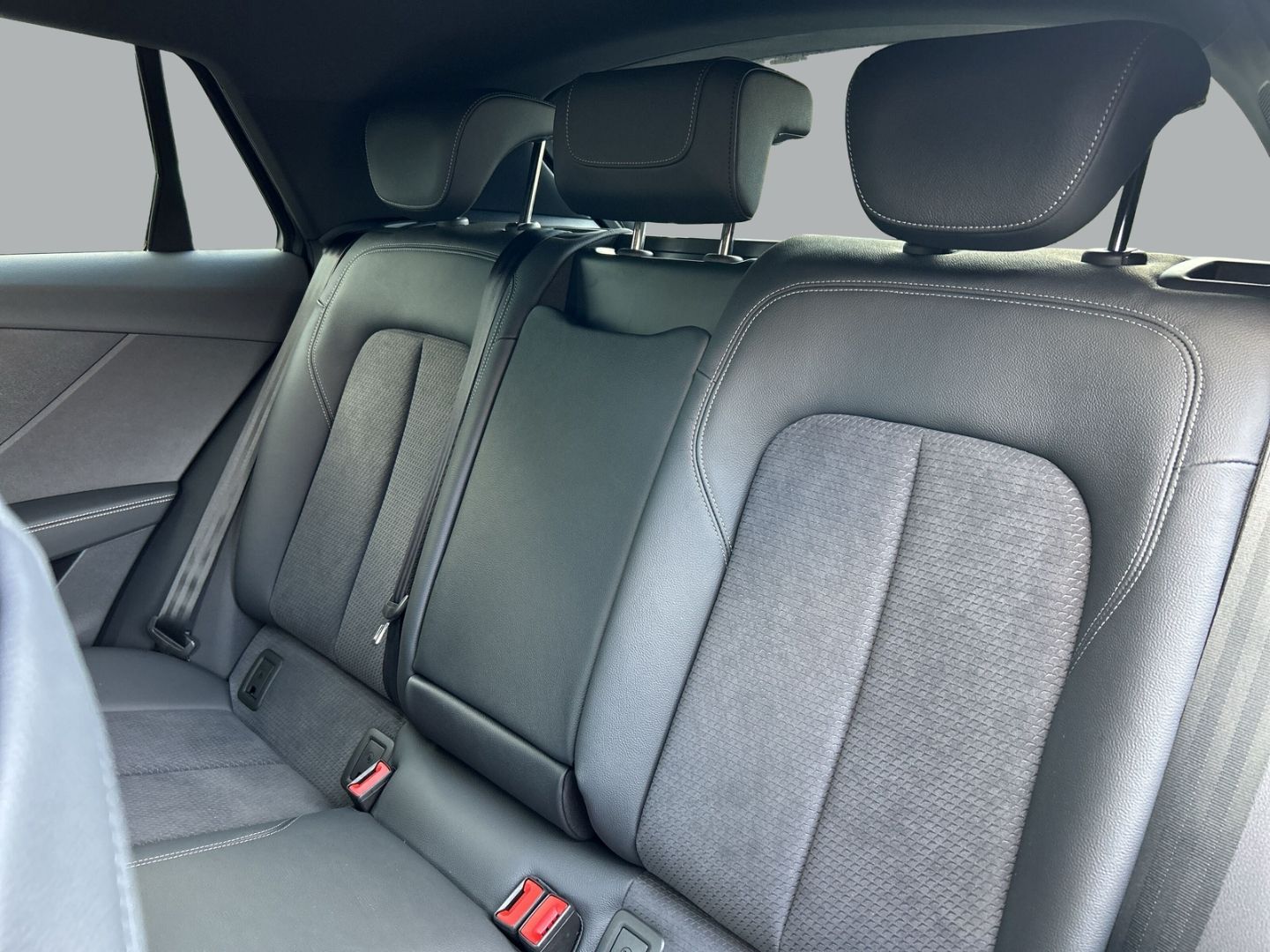 Fahrzeugabbildung Audi Q2 advanced 35 TFSI S tronic+AHK+LEDER+LED+KAMER