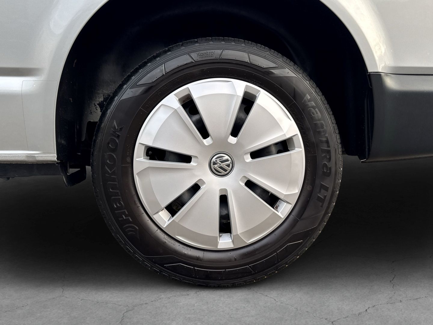 Fahrzeugabbildung Volkswagen T6.1 Kasten 2.0 TDI L1H1 Klimaanlage FWD