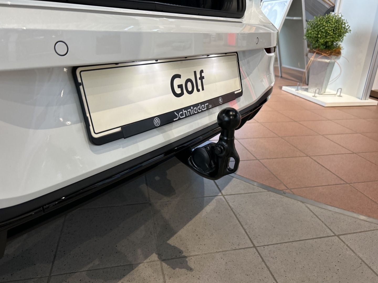 Fahrzeug 14 Fahrzeugabbildung Volkswagen Golf GTE 1,5 l eHybrid MATRIX AREA VIEW AHK BUSI