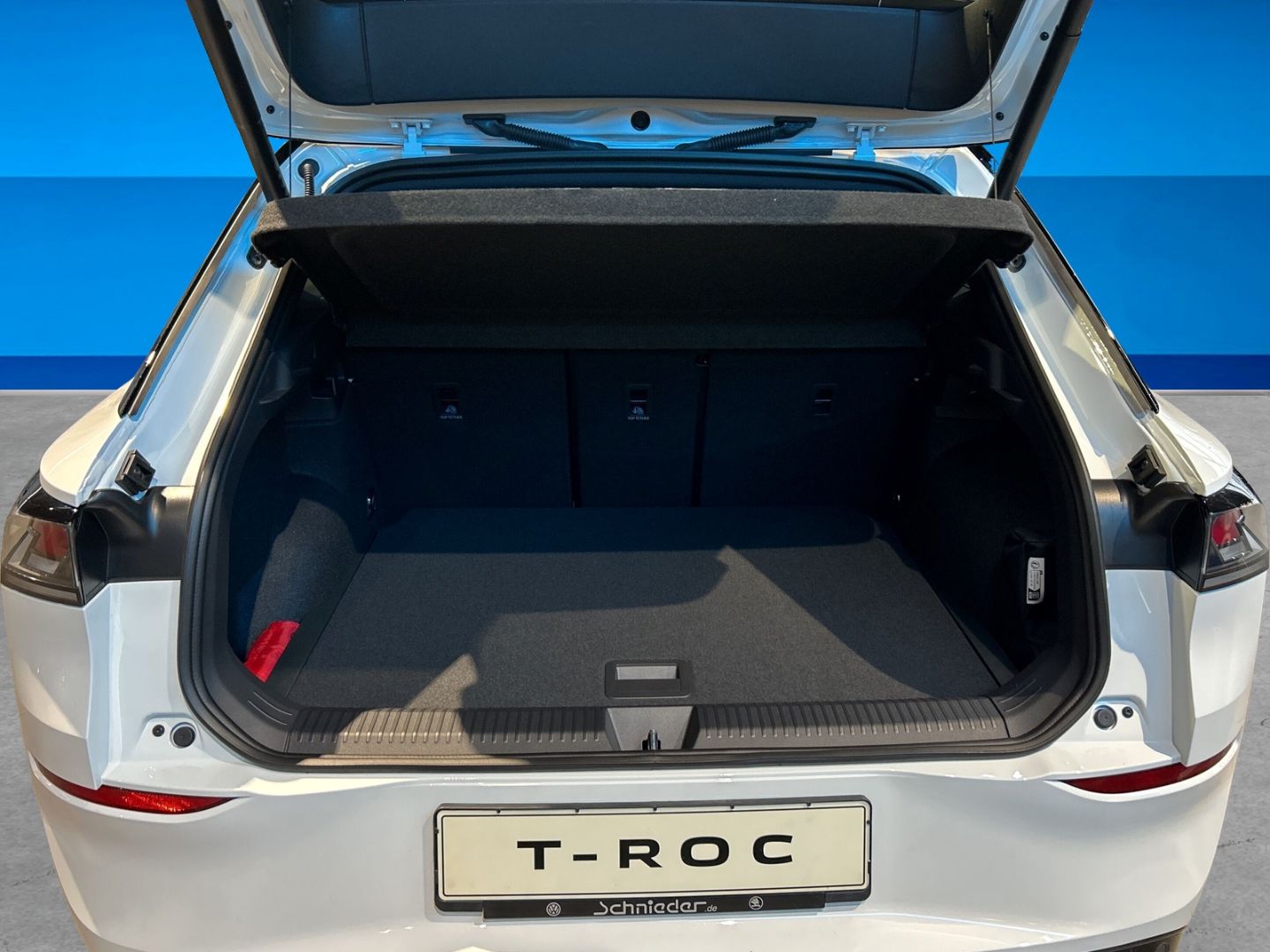 Fahrzeug 9 Fahrzeugabbildung Volkswagen T-Roc 1.5l eTSI R-Line BLACK STYLE IQ.LIGHT IQ.