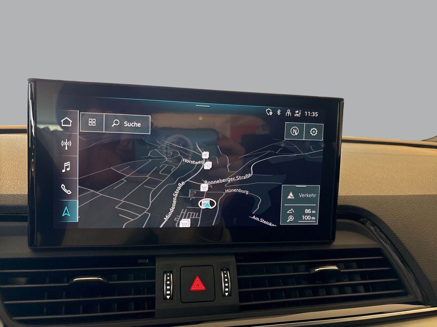 Fahrzeugabbildung Audi SQ5 3.0 TDI quattro AHK Teilleder SHZ vo+hi CARP - mit KI generiert/bearbeitet