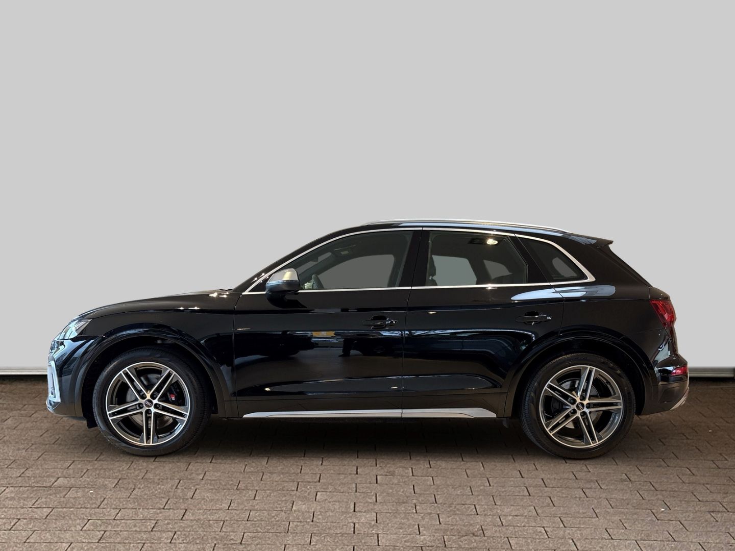 Fahrzeugabbildung Audi SQ5 3.0 TDI quattro AHK Teilleder SHZ vo+hi CARP - mit KI generiert/bearbeitet