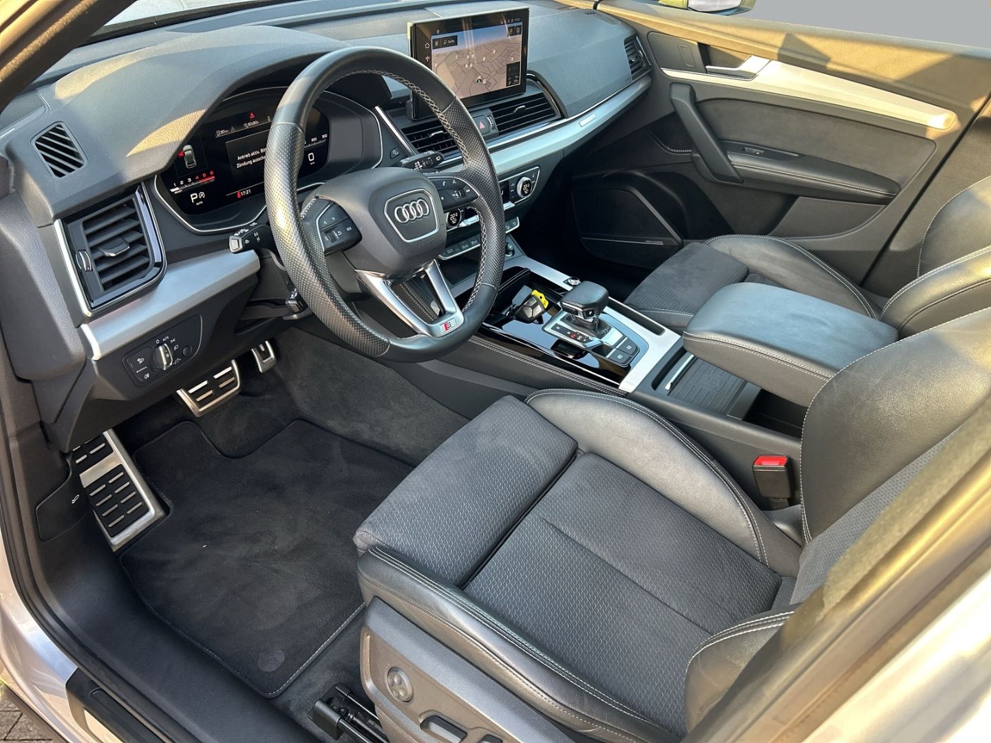 Fahrzeug 13 Fahrzeugabbildung Audi Q5 50 TDI S-Line+NAVI+LEDER+VIRTUAL+B&O+KAMERA - mit KI generiert/bearbeitet