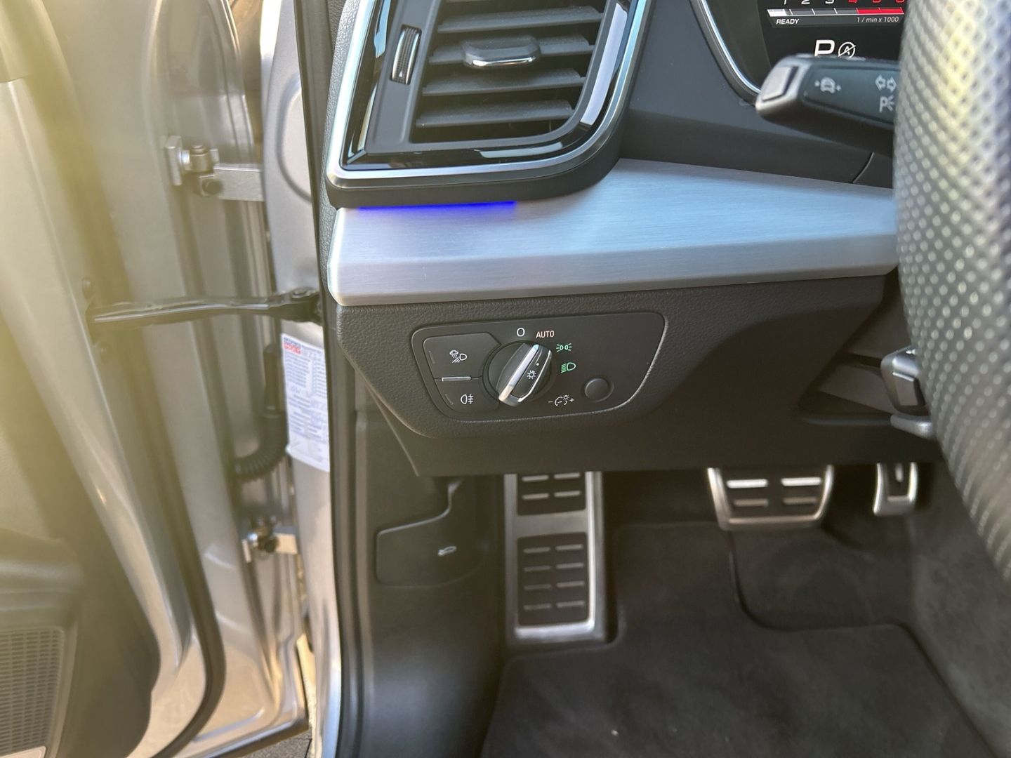 Fahrzeug 17 Fahrzeugabbildung Audi Q5 50 TDI S-Line+NAVI+LEDER+VIRTUAL+B&O+KAMERA - mit KI generiert/bearbeitet