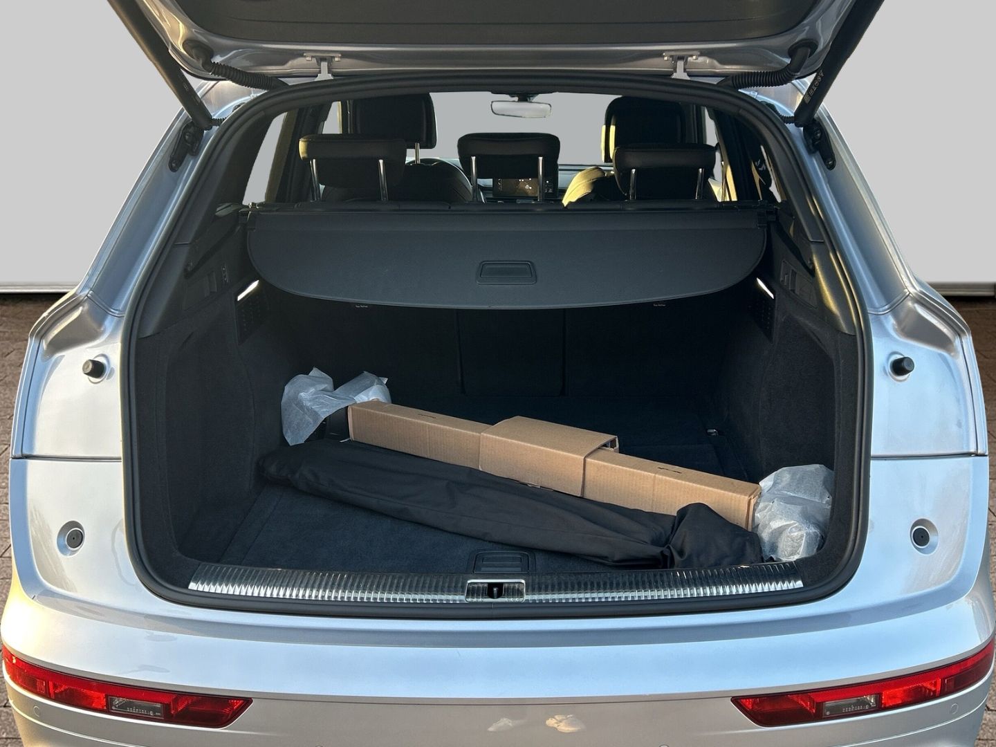 Fahrzeug 20 Fahrzeugabbildung Audi Q5 50 TDI S-Line+NAVI+LEDER+VIRTUAL+B&O+KAMERA - mit KI generiert/bearbeitet