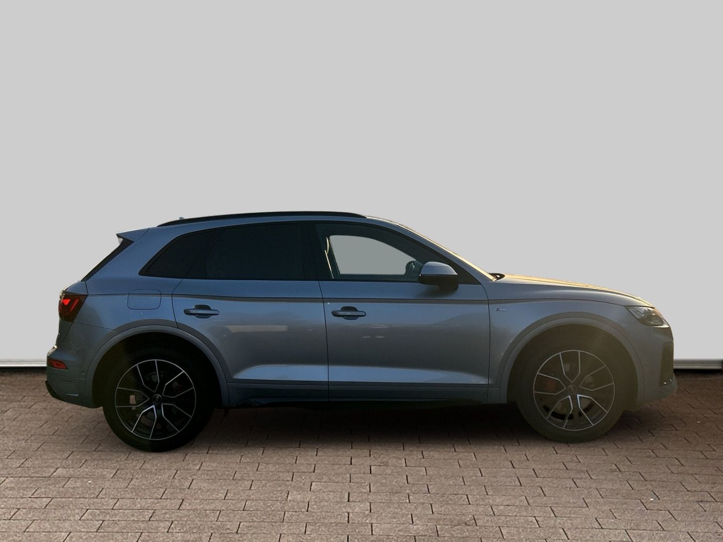 Fahrzeug 9 Fahrzeugabbildung Audi Q5 50 TDI S-Line+NAVI+LEDER+VIRTUAL+B&O+KAMERA - mit KI generiert/bearbeitet