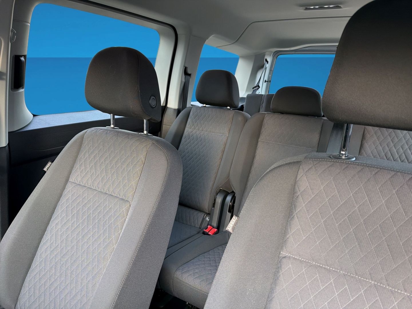 Fahrzeugabbildung Volkswagen Caddy 2.0 TDI Life Sitz-Paket 7-Sitzer LED