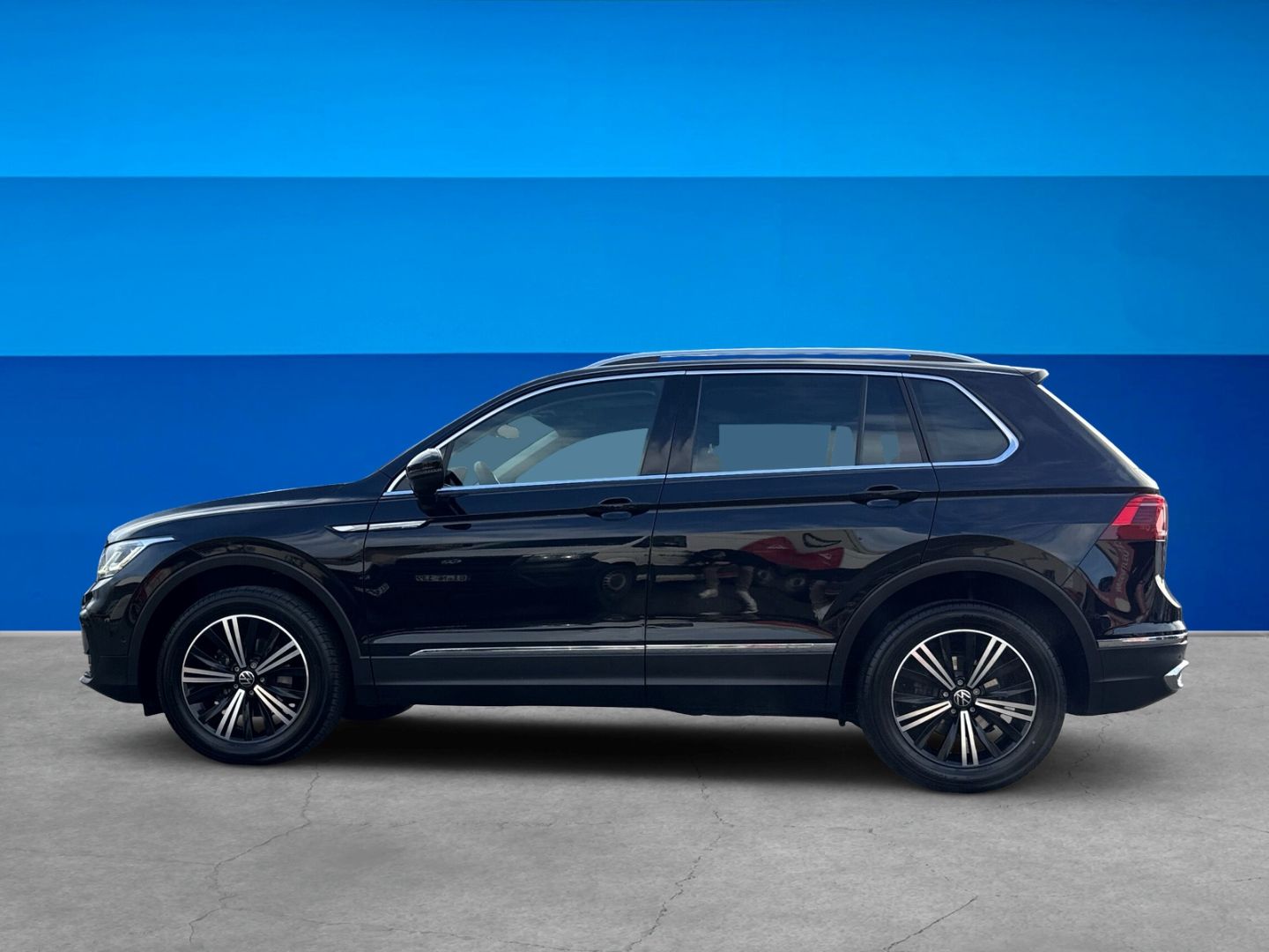 Fahrzeug 3 Fahrzeugabbildung Volkswagen Tiguan 2.0 TDI Elegance AHK IQ.LIGHT 4Motion