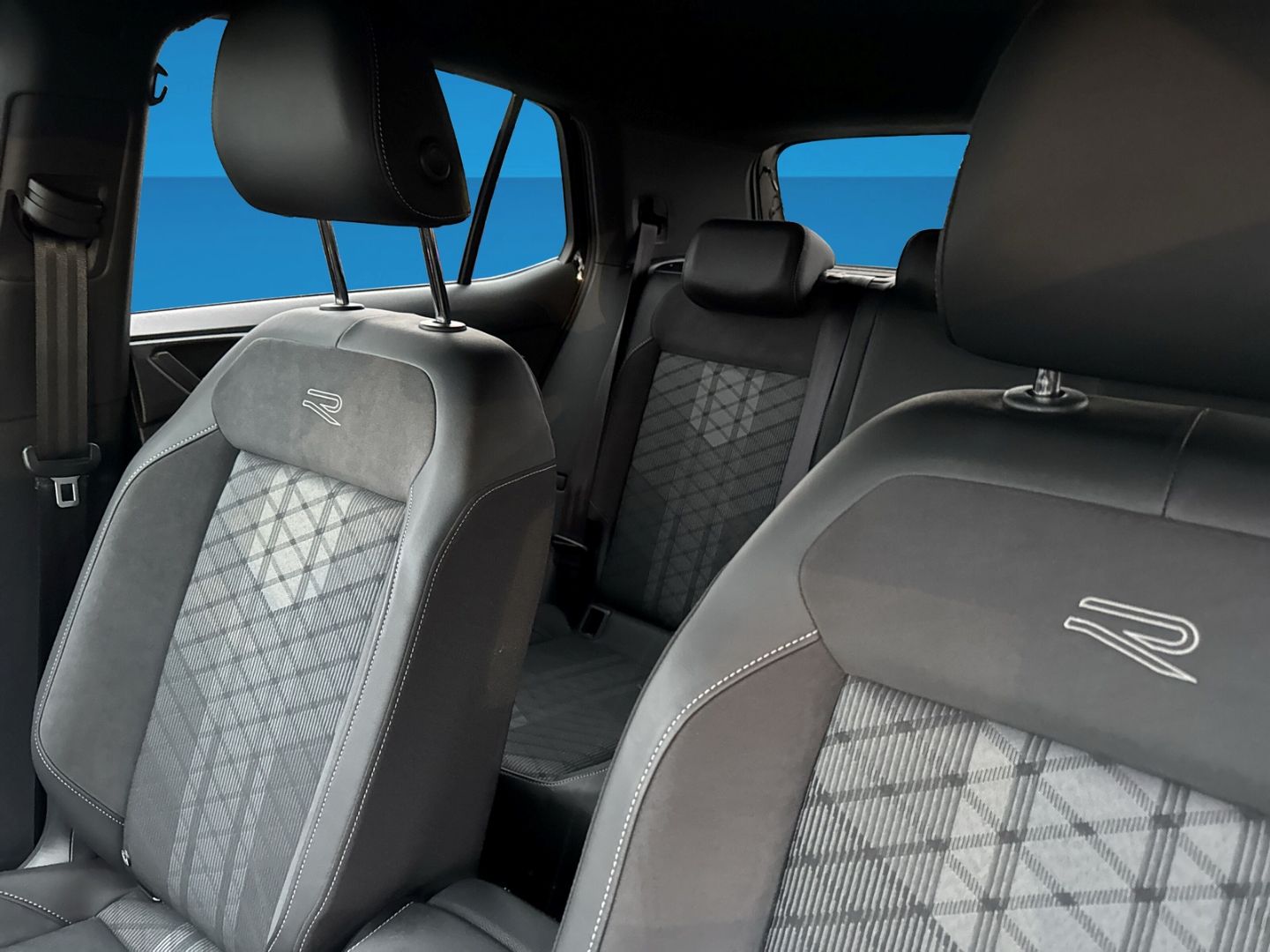 Fahrzeugabbildung Volkswagen T-Cross 1.5 TSI R-Line Rear View AHK Clima