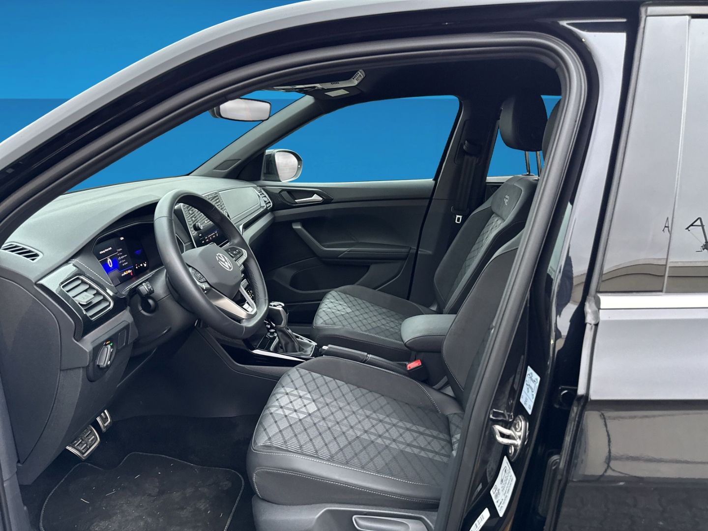 Fahrzeugabbildung Volkswagen T-Cross 1.5 TSI R-Line Rear View AHK Clima