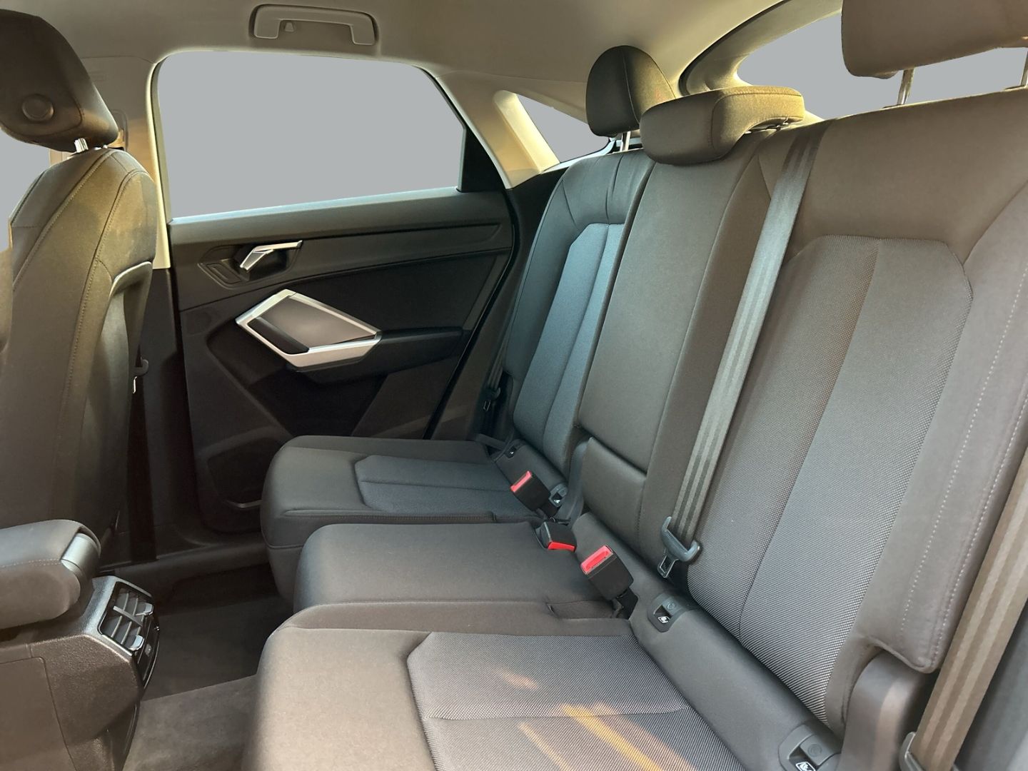 Fahrzeugabbildung Audi Q3 Sportback 1.5 TFSI S line NAVI+LED+CarPlay