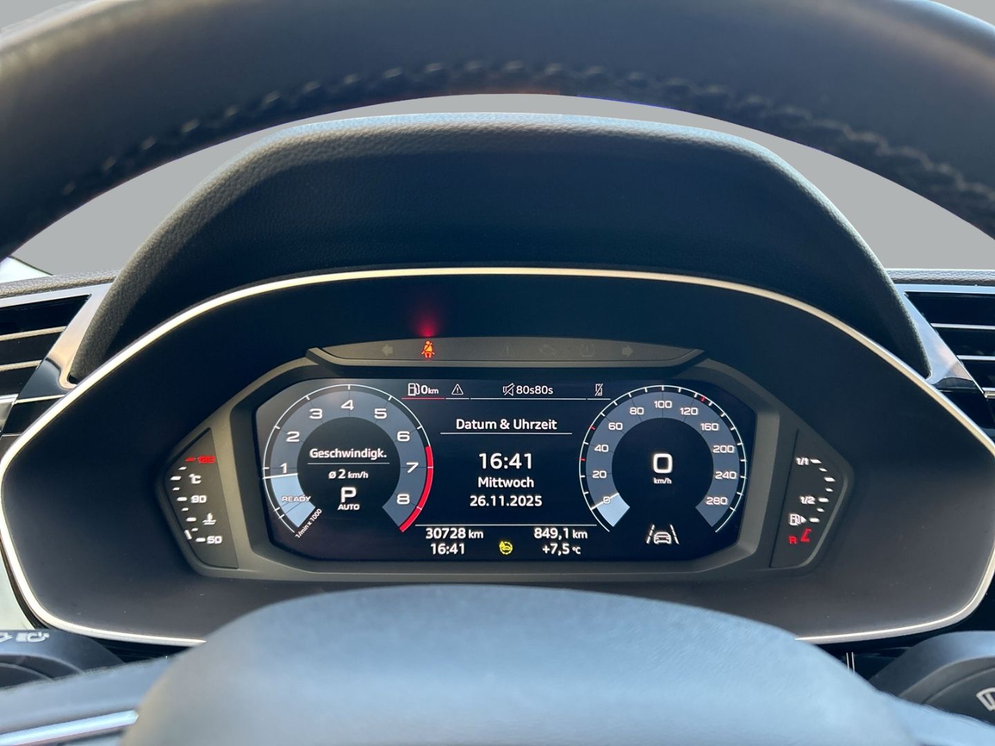 Fahrzeugabbildung Audi Q3 Sportback 1.5 TFSI S line NAVI+LED+CarPlay