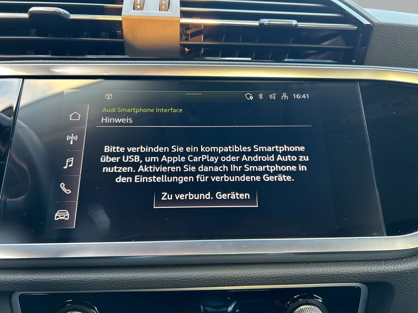 Fahrzeugabbildung Audi Q3 Sportback 1.5 TFSI S line NAVI+LED+CarPlay