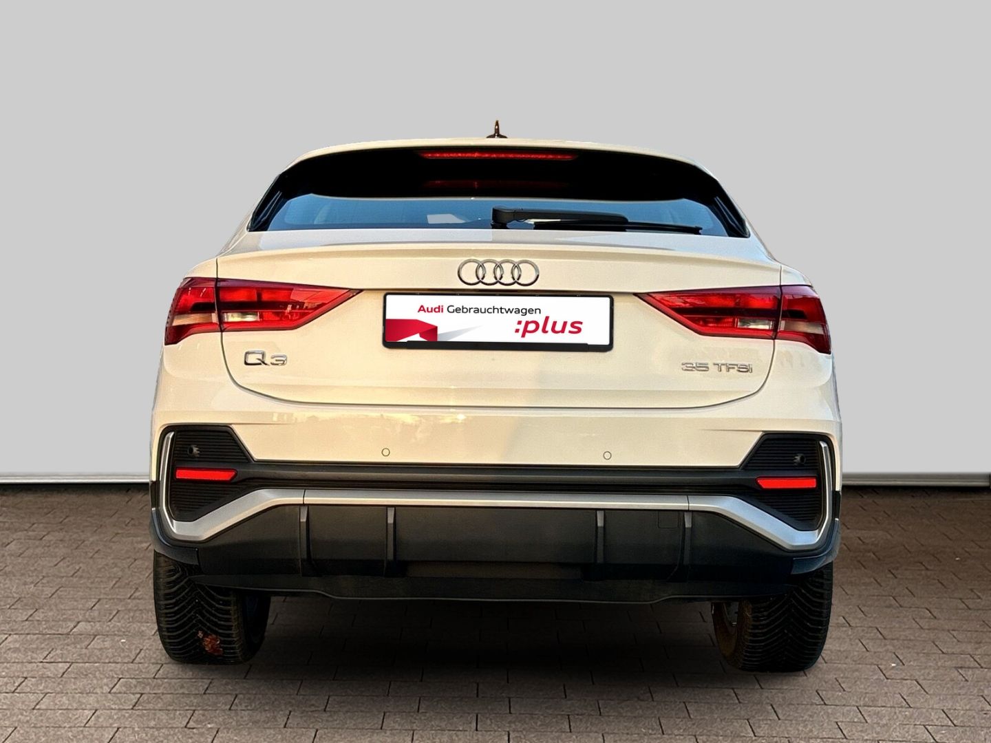 Fahrzeugabbildung Audi Q3 Sportback 1.5 TFSI S line NAVI+LED+CarPlay