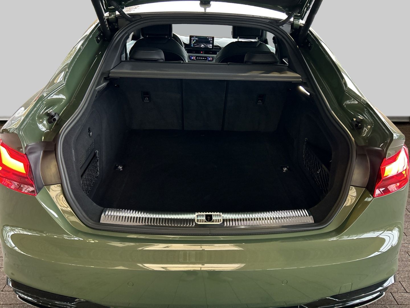 Fahrzeug 19 Fahrzeugabbildung Audi A5 Sportback 40 TFSI tronic quattro S Line Matri