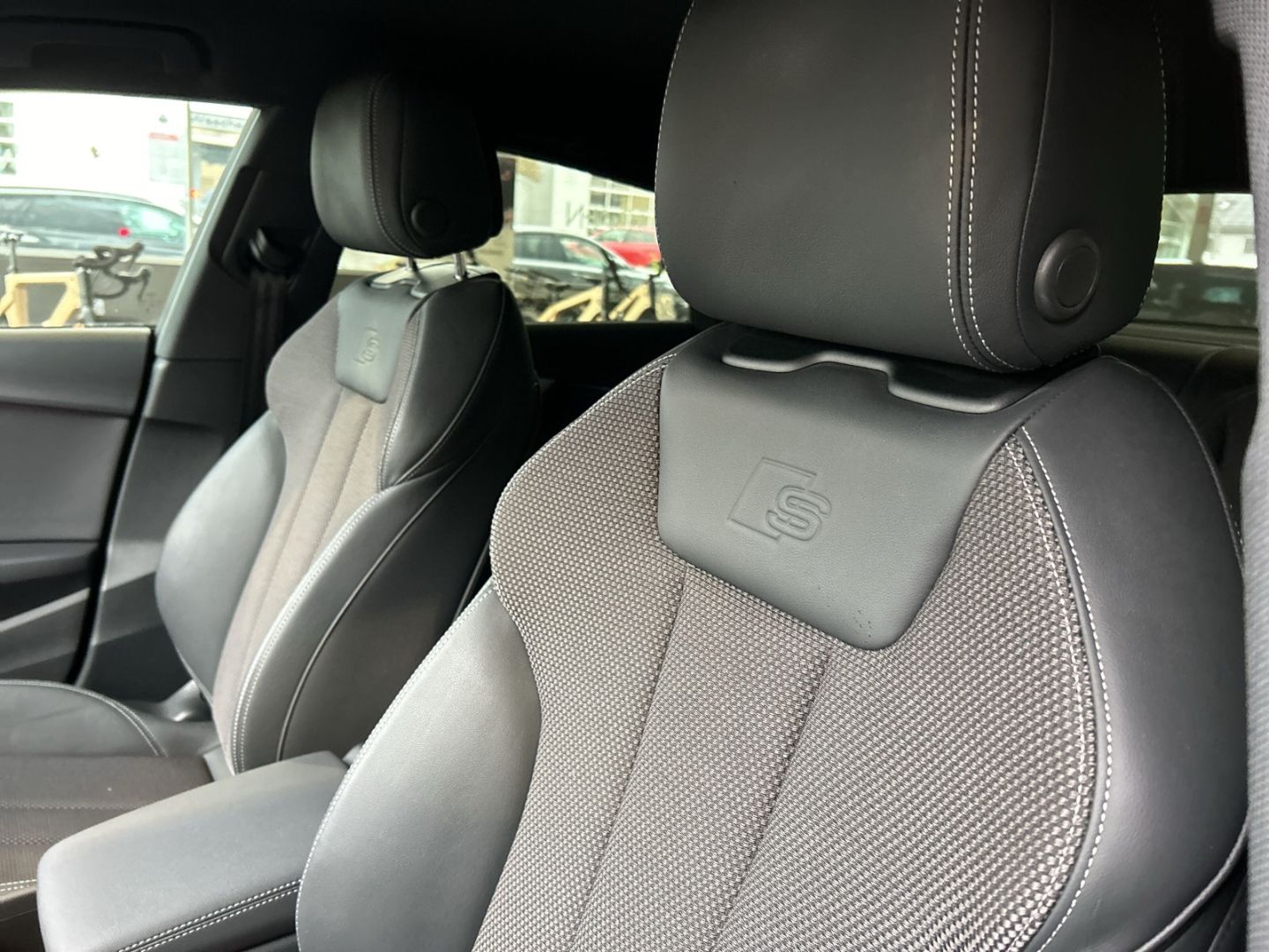 Fahrzeug 23 Fahrzeugabbildung Audi A5 Sportback 40 TFSI tronic quattro S Line Matri