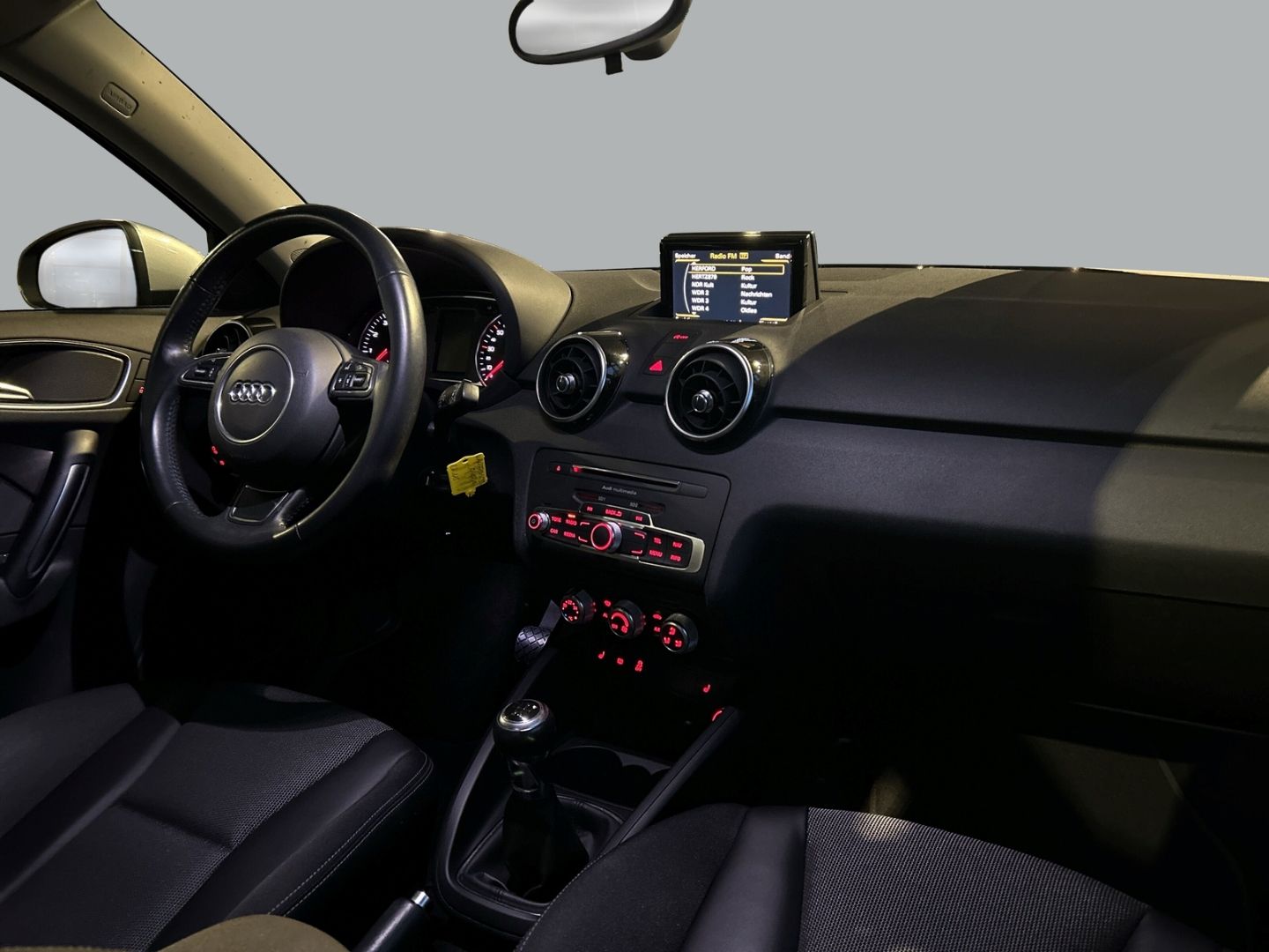 Fahrzeug 18 Fahrzeugabbildung Audi A1 1.0 TFSI Sportback sport ultra PANO+PDC+KLIMA