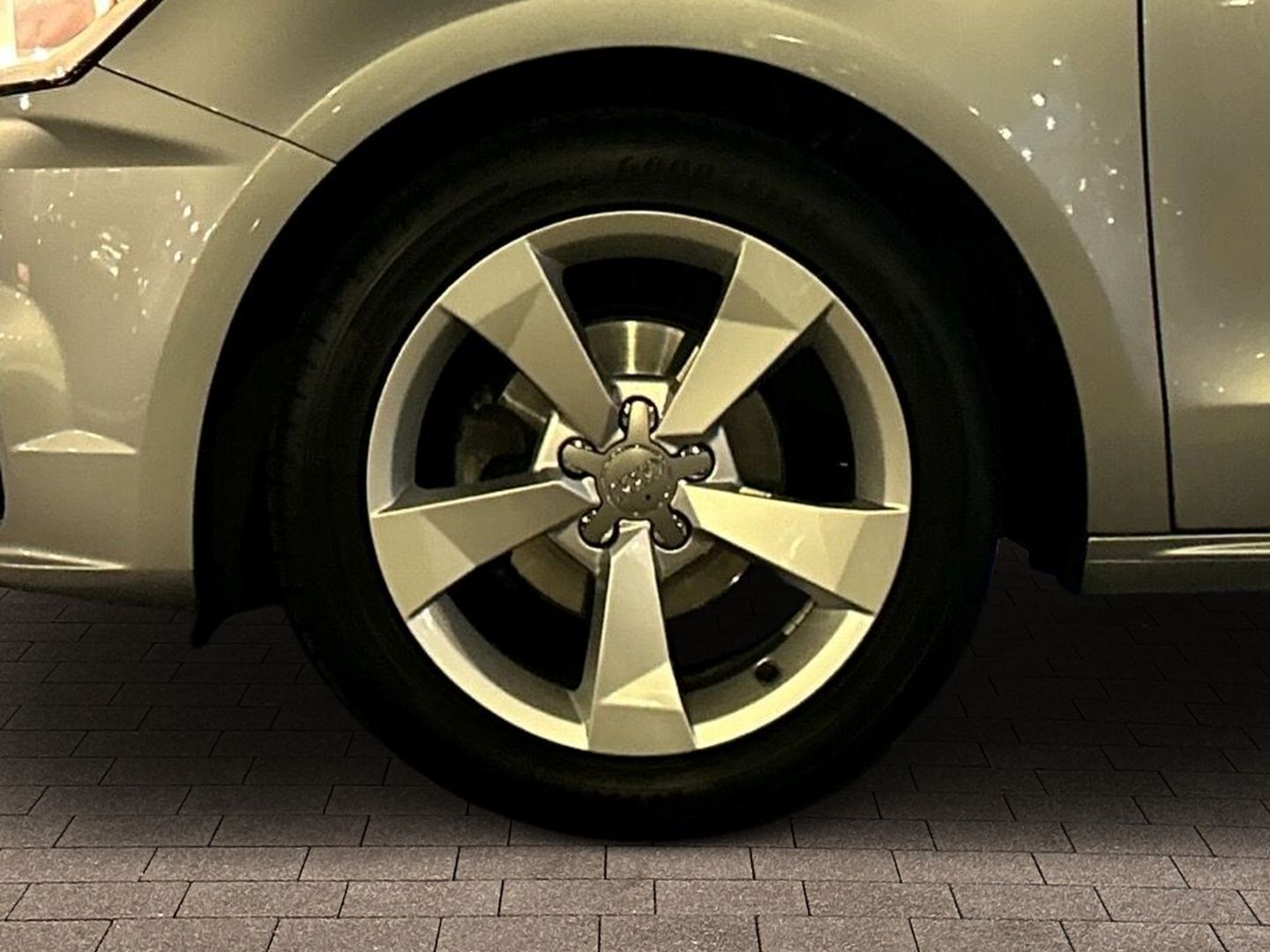 Fahrzeug 20 Fahrzeugabbildung Audi A1 1.0 TFSI Sportback sport ultra PANO+PDC+KLIMA