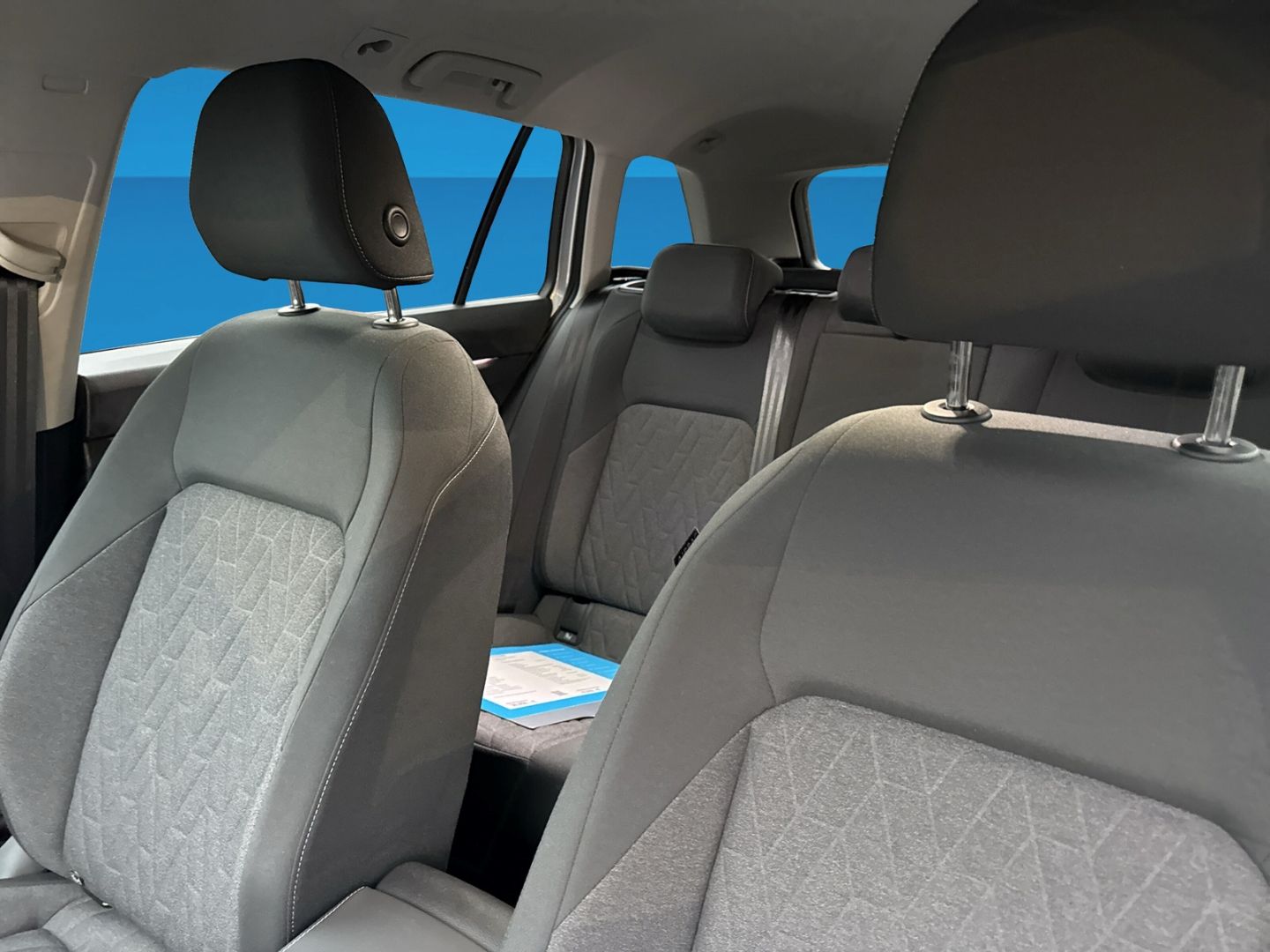 Fahrzeugabbildung Volkswagen Golf 8 2.0 TDI Life Business Premium Rear View