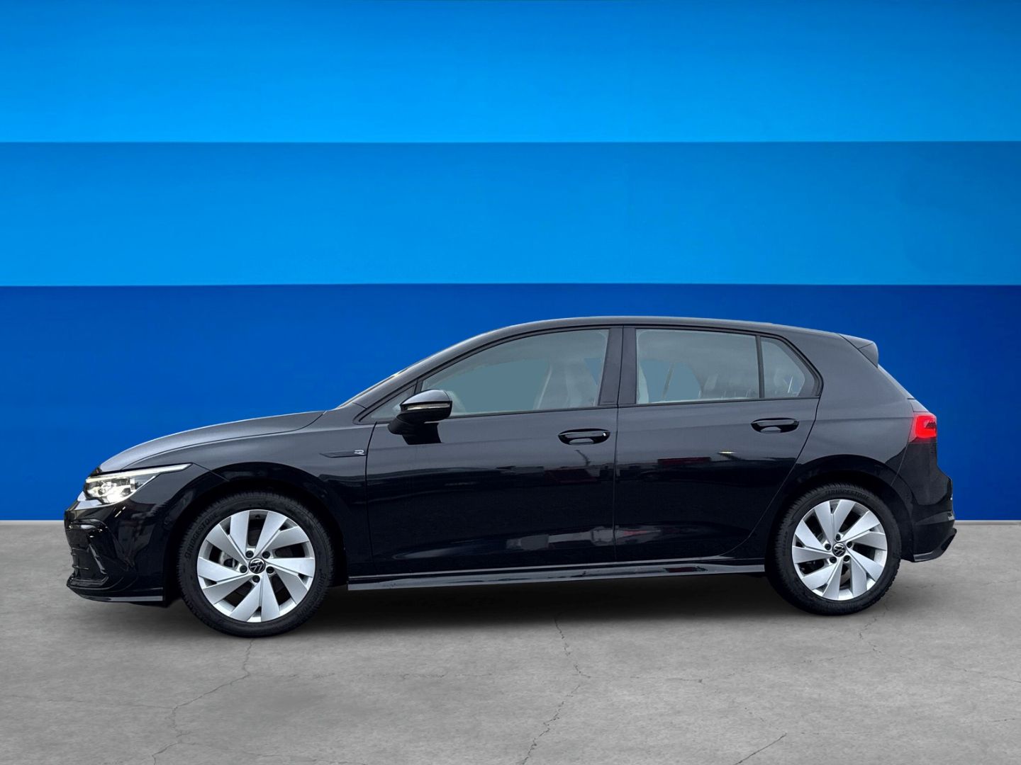 Fahrzeugabbildung Volkswagen Golf 8 1.5 eTSI R-Line Climatronic Navigation