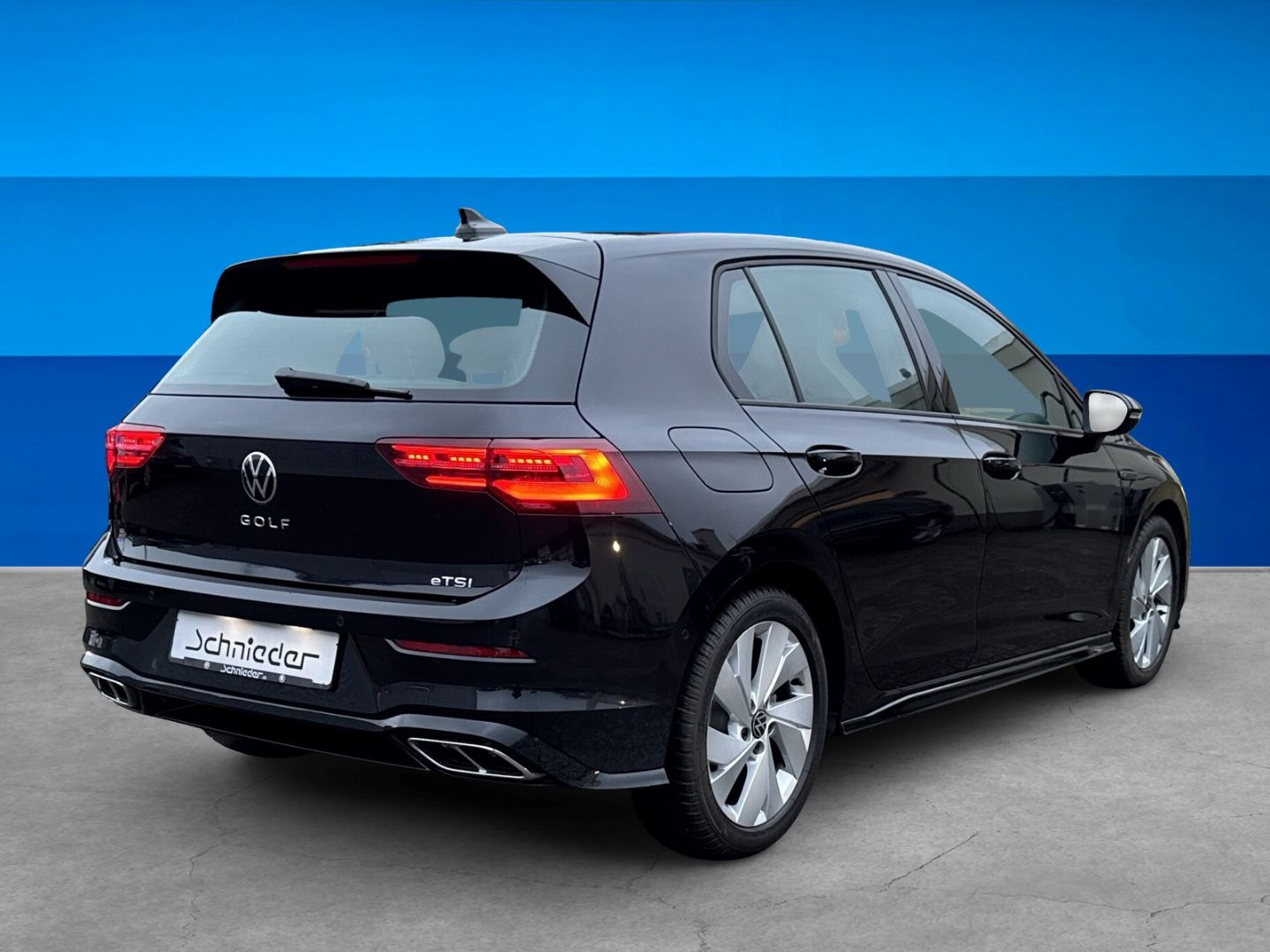 Fahrzeugabbildung Volkswagen Golf 8 1.5 eTSI R-Line Climatronic Navigation