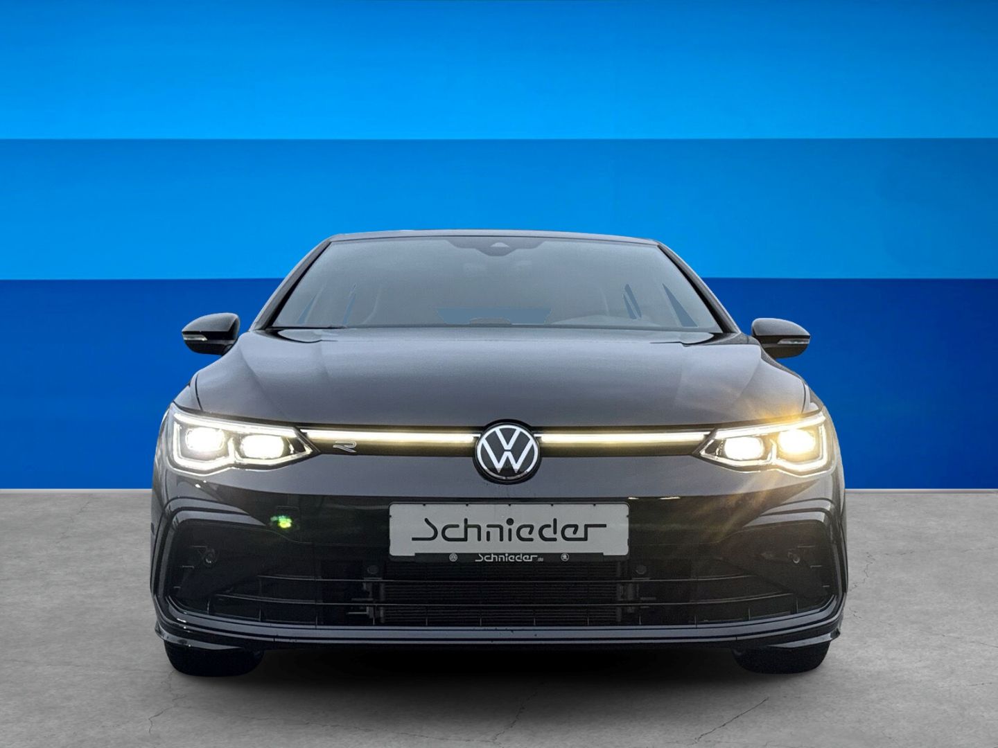 Fahrzeugabbildung Volkswagen Golf 8 1.5 eTSI R-Line Climatronic Navigation