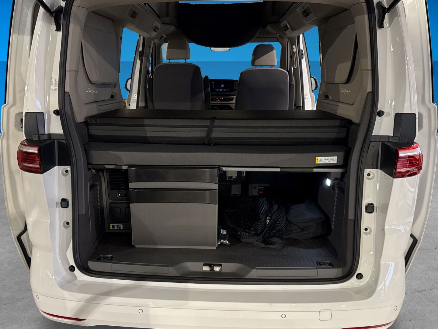 Fahrzeugabbildung Volkswagen T7 California Beach Tour 2,0 TDI 110 kW 7-Gang-D