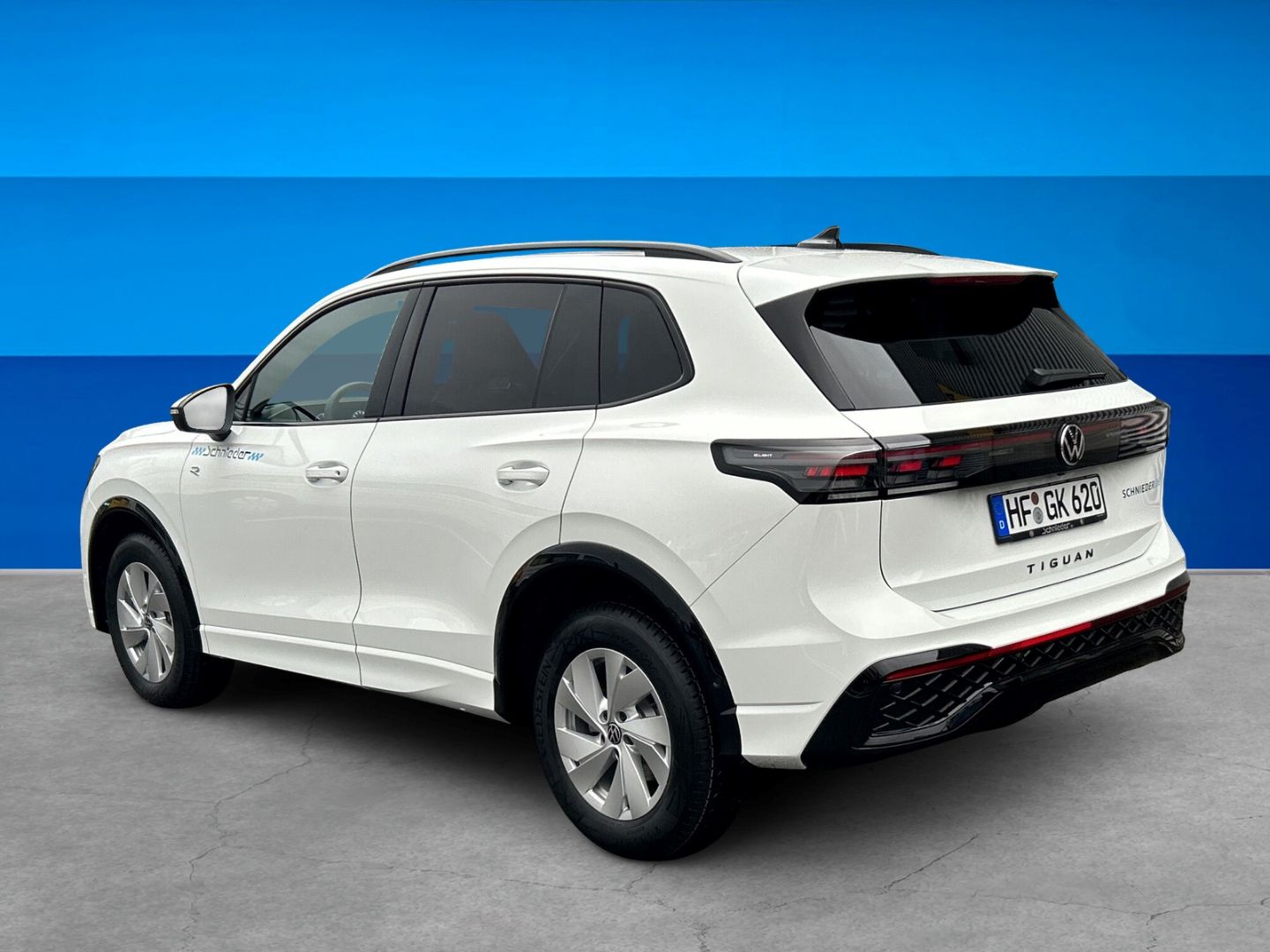 Fahrzeug 5 Fahrzeugabbildung Volkswagen Tiguan 2.0 TDI R-Line 4Motion Black Style Pano