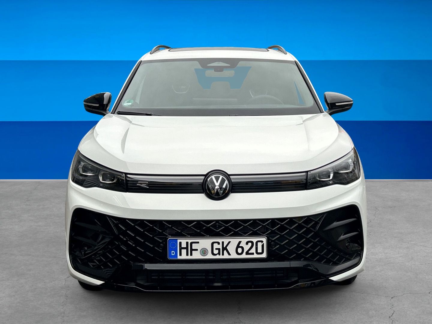 Fahrzeug 6 Fahrzeugabbildung Volkswagen Tiguan 2.0 TDI R-Line 4Motion Black Style Pano