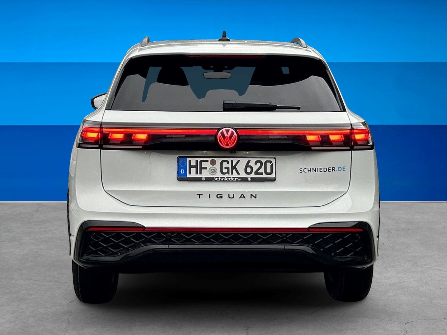 Fahrzeug 7 Fahrzeugabbildung Volkswagen Tiguan 2.0 TDI R-Line 4Motion Black Style Pano