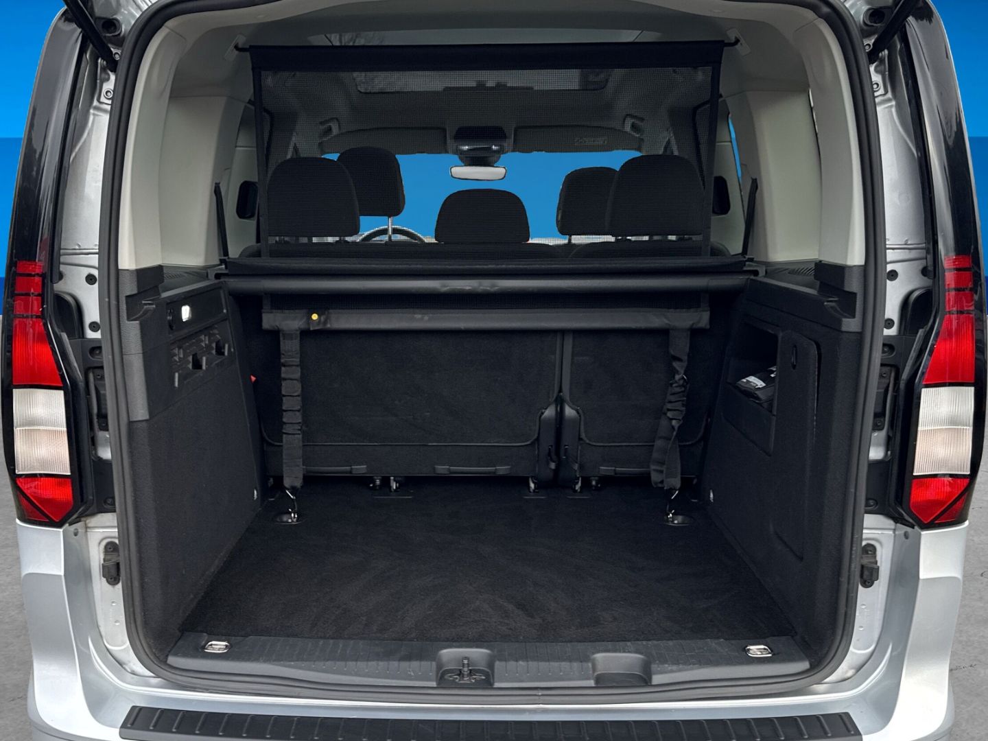 Fahrzeugabbildung Volkswagen Caddy 2.0 TDI Life Rear View Sitzheizung